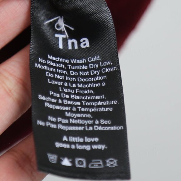 Aritzia Tna Covenham Long Sleeve T-shirt Embroidered Burgundy Red Size XS - Picture 12 of 13